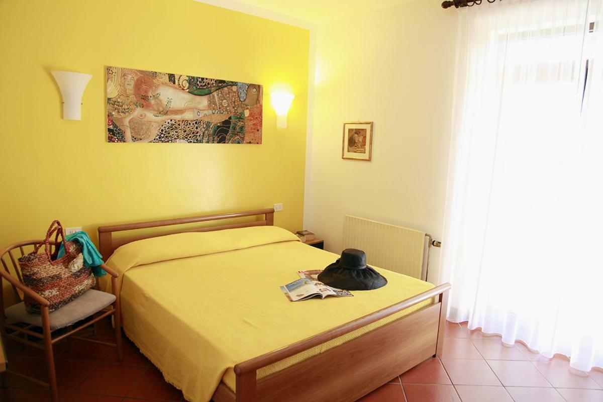 Elba Vip Aparthotel Porto Azzurro Bagian luar foto