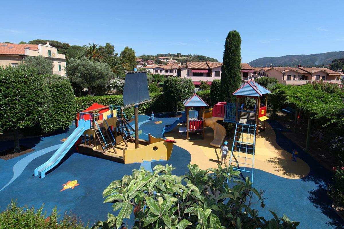 Elba Vip Aparthotel Porto Azzurro Bagian luar foto